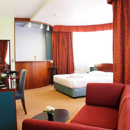 Al Diar Dana Hotel Абу-Дабі Екстер'єр фото