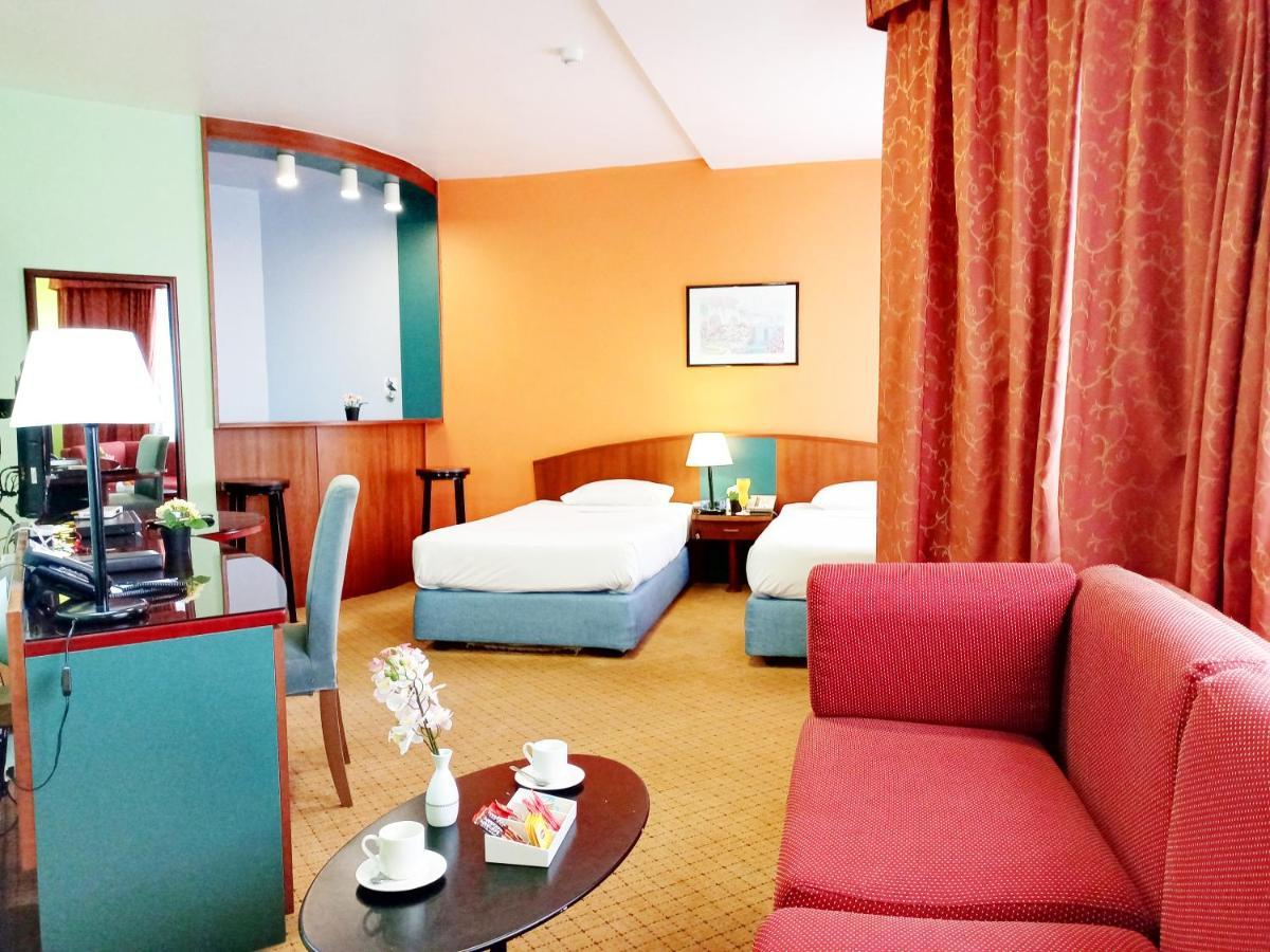 Al Diar Dana Hotel Абу-Дабі Екстер'єр фото
